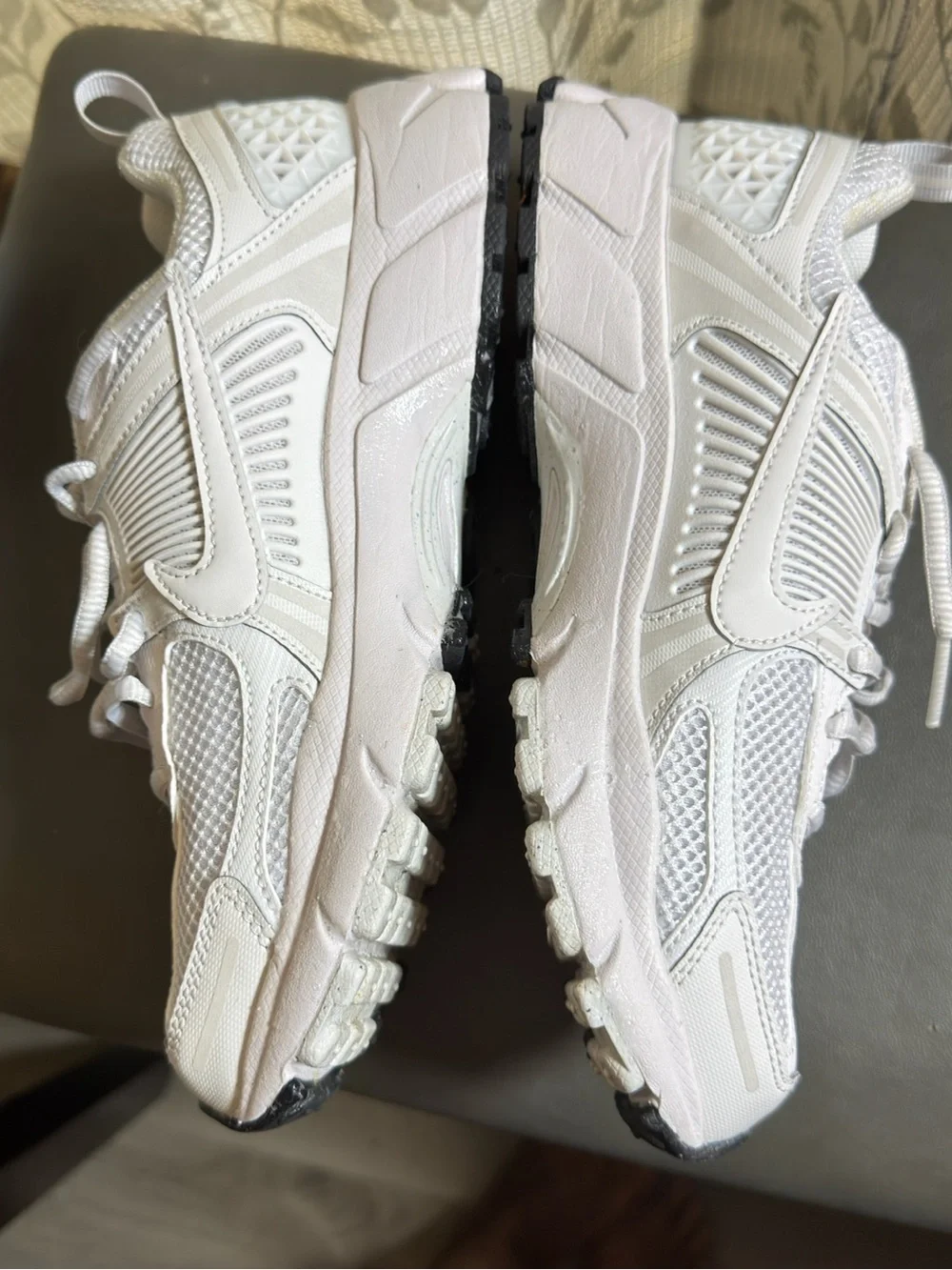 Nike Men’s White Mesh Running Sneakers